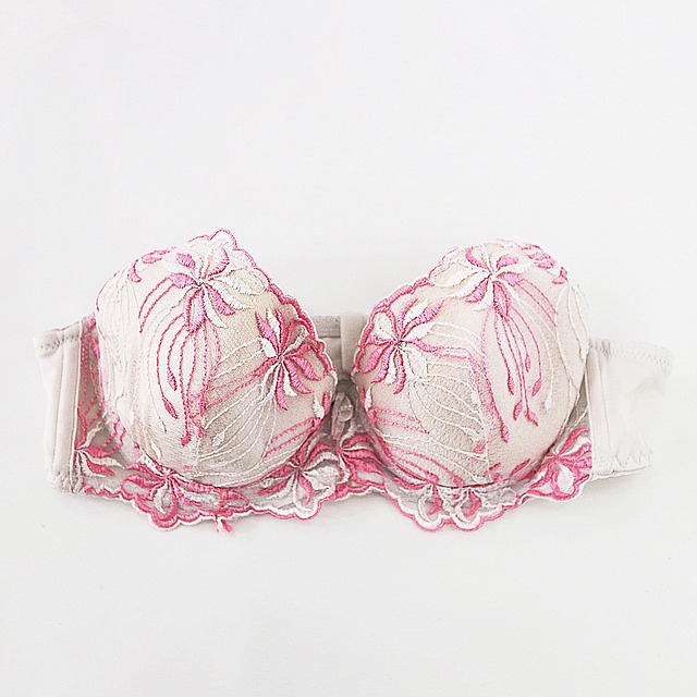 How to fold and store your bras the right way - mamaloveshome.com